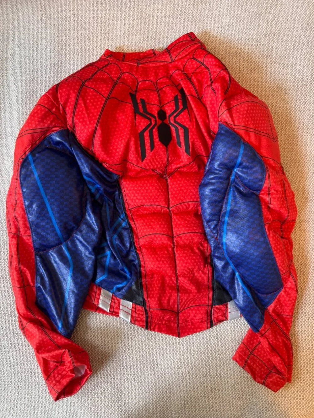 Disney Spider-Man Costume with Lights and Sound size 5/6 - Picture 4 of 10